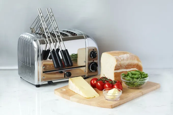 CLASSIC TOASTER 4SLOT POLISHED Dualit