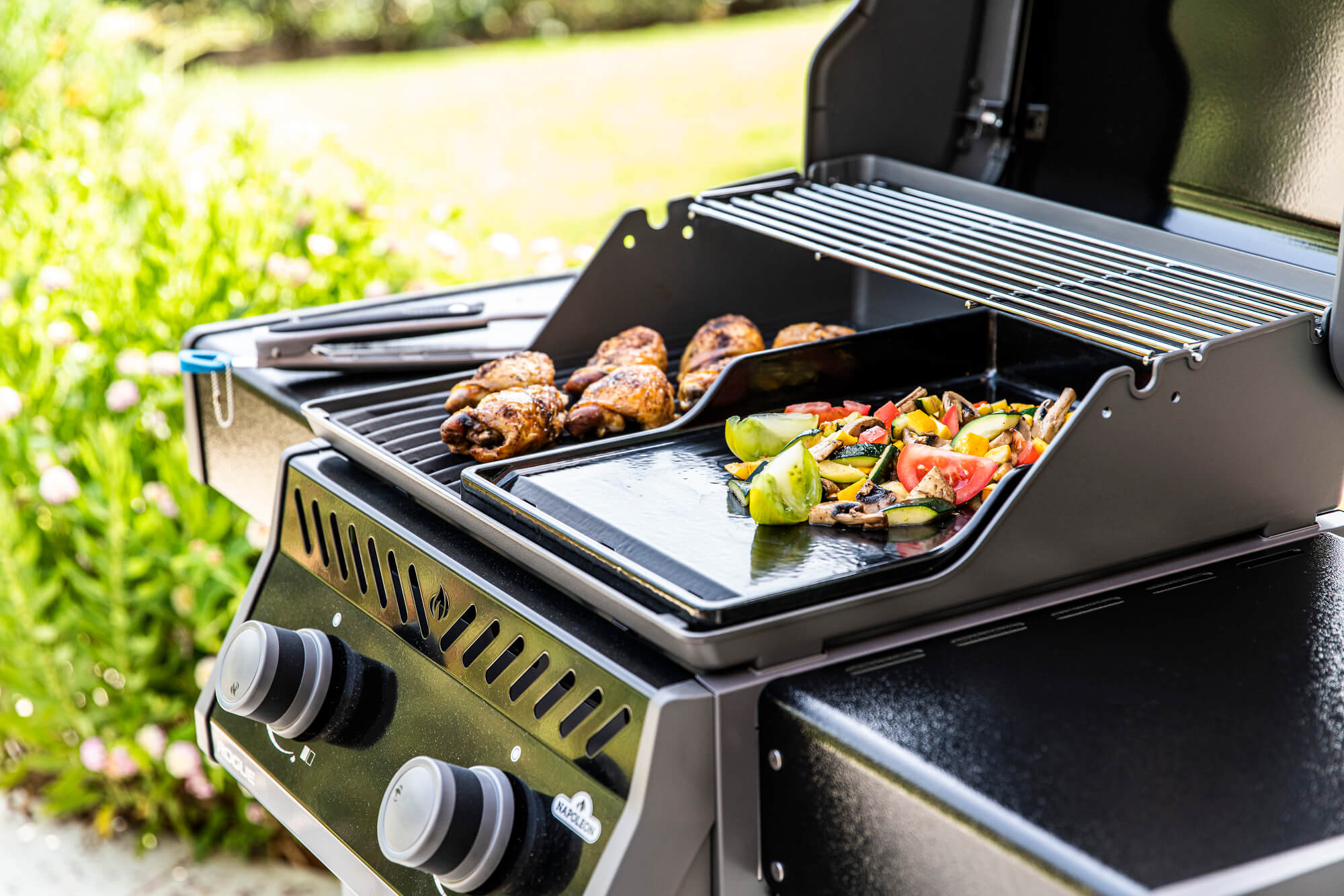 Gas-Grill Rogue 365 Gasgrill - all black Napoleon